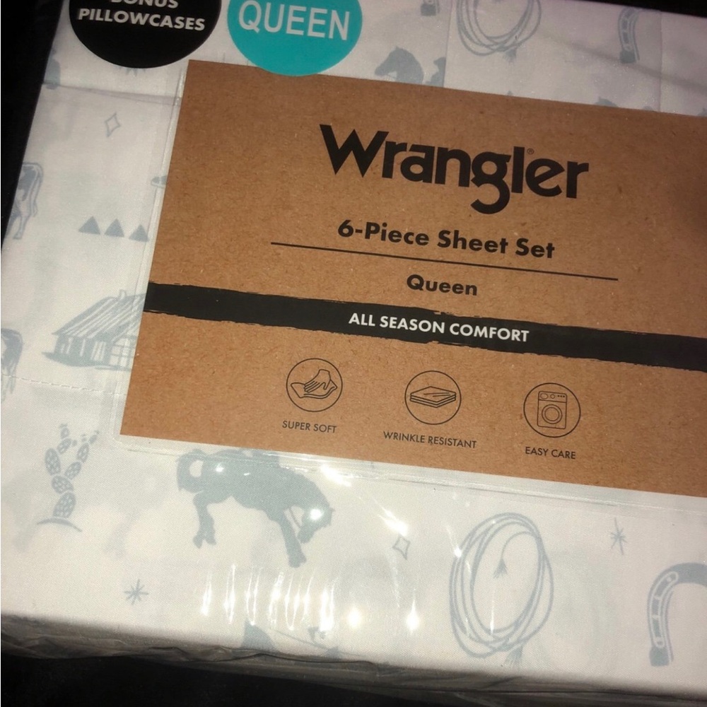 Wrangler Queen Sheet Set in White with Light Blue Western Print - Picture 2 of 2